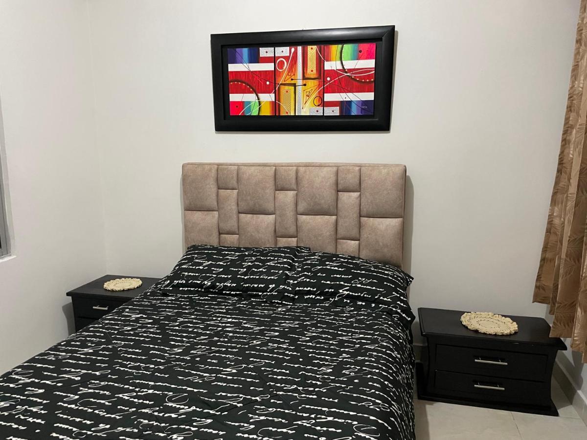 Apartamento Cerca A La Candelaria Y Hospitales Principales De Богота Экстерьер фото